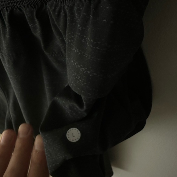 Lululemon men’s shorts - Picture 3 of 3